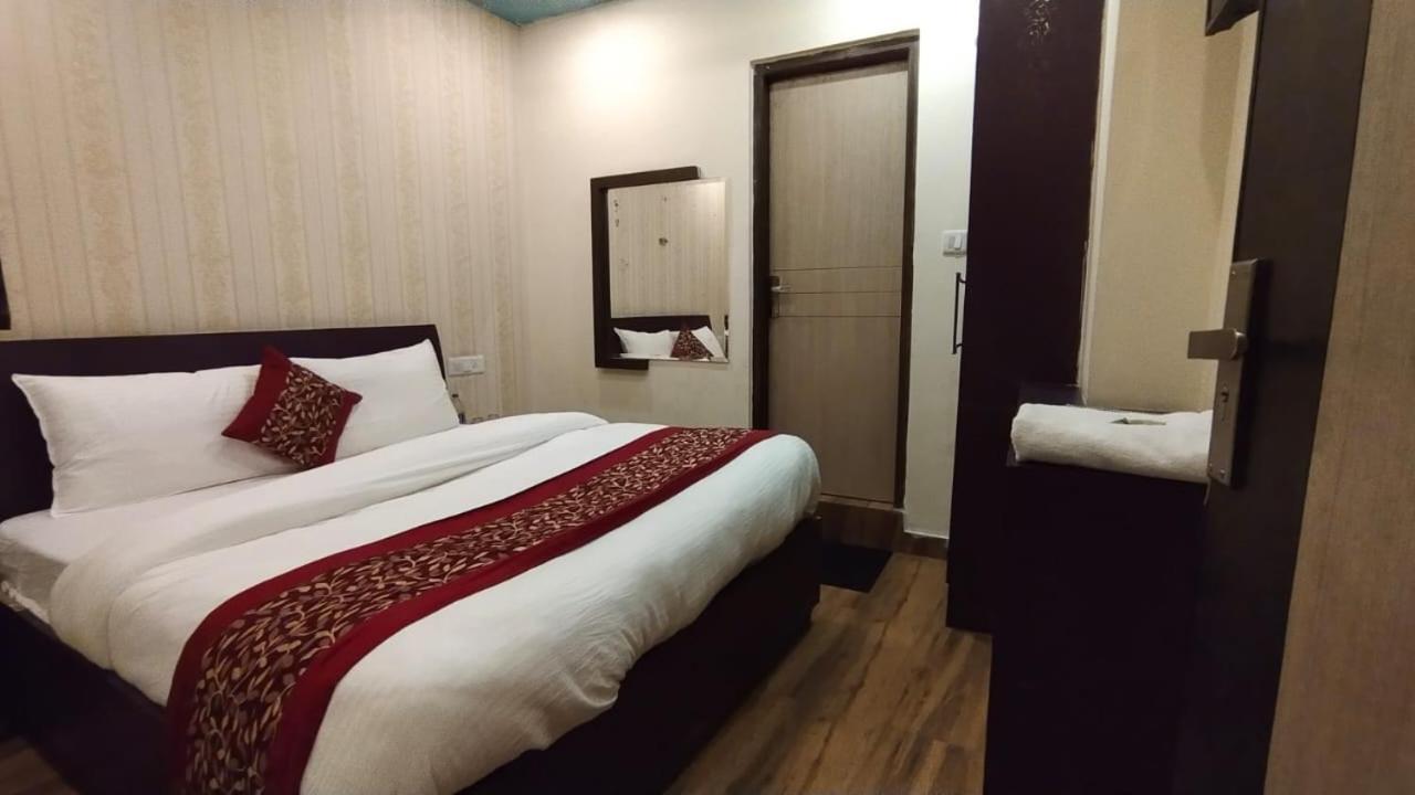 Magic Stays - Shimla Royale - Free Pickup From Railway Station Simlá Kültér fotó